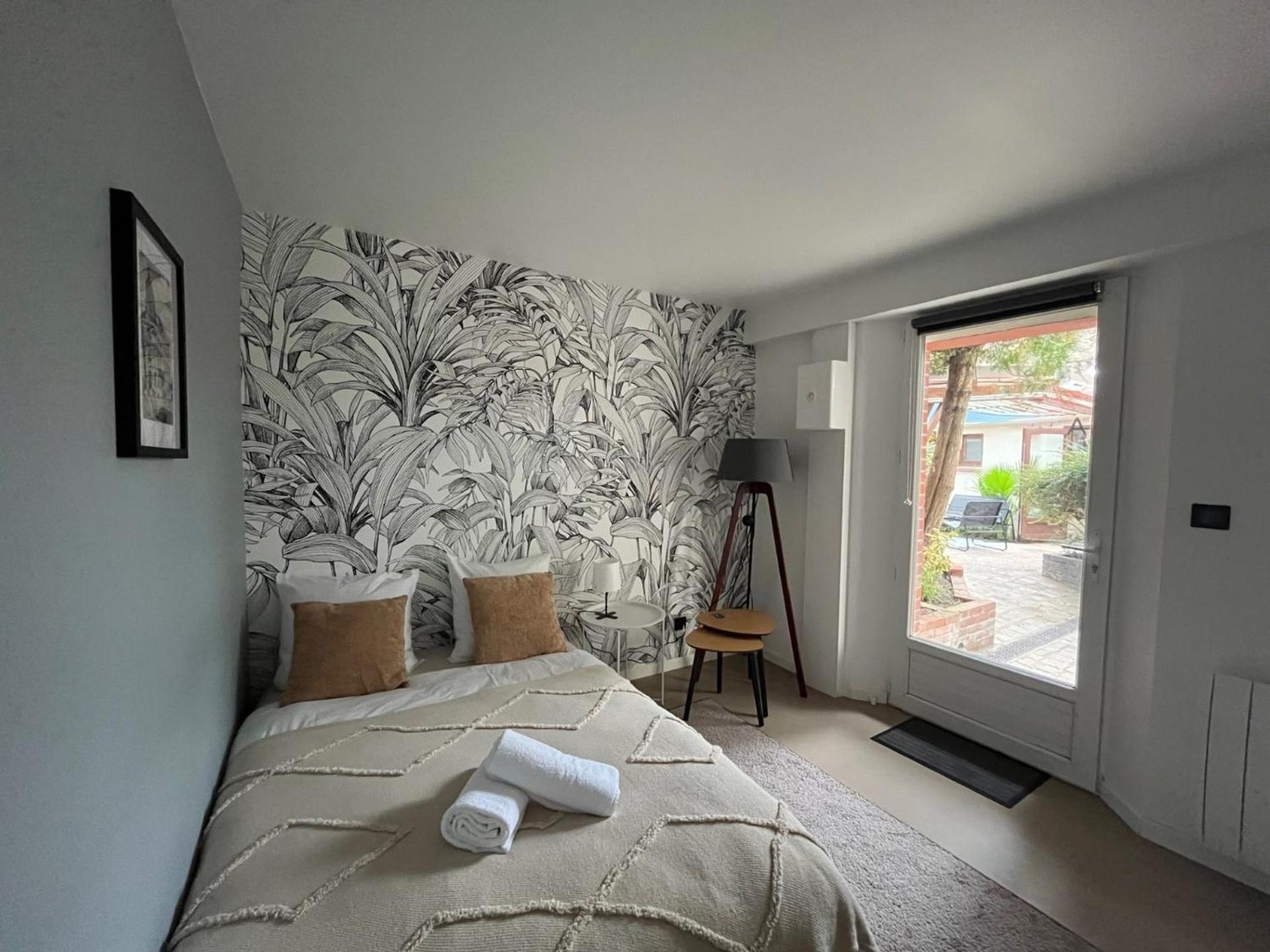 Bed and Breakfast Le Chene Fleuri Шартр Экстерьер фото
